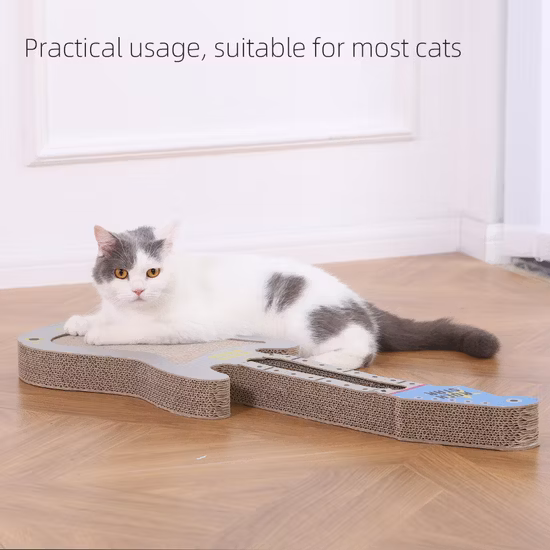 Giocattolo economico graffiato per gatti in cartone ondulato rinforzato a forma di chitarra